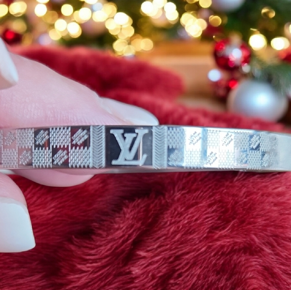 Fashion Silver Checkered Cuff Bracelet